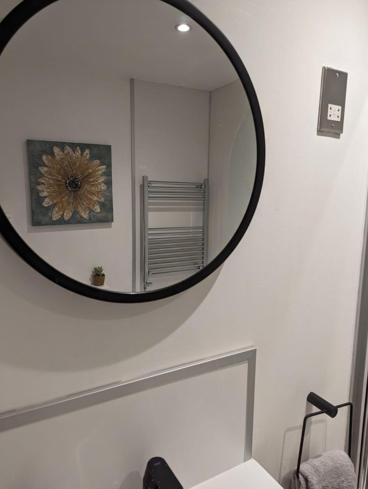 2-Bed Apartment Heart Of Cardiff Esterno foto